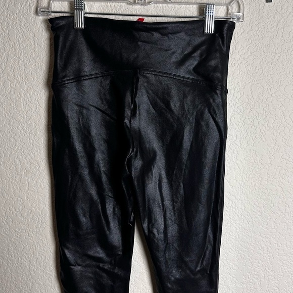 Spanx Leggings Faux Leather Sheen High Waisted Shaping Black Stretchy Brand New - Picture 5 of 8